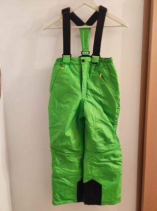 Chaquetón y pantalón para la nieve