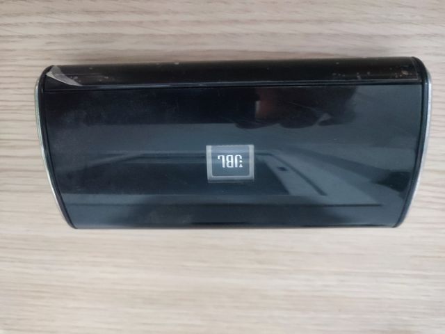 Altavoz con cable JBL