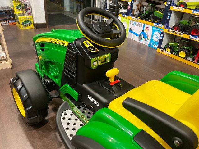 Tractor batería Peg Perego 12v + remolque