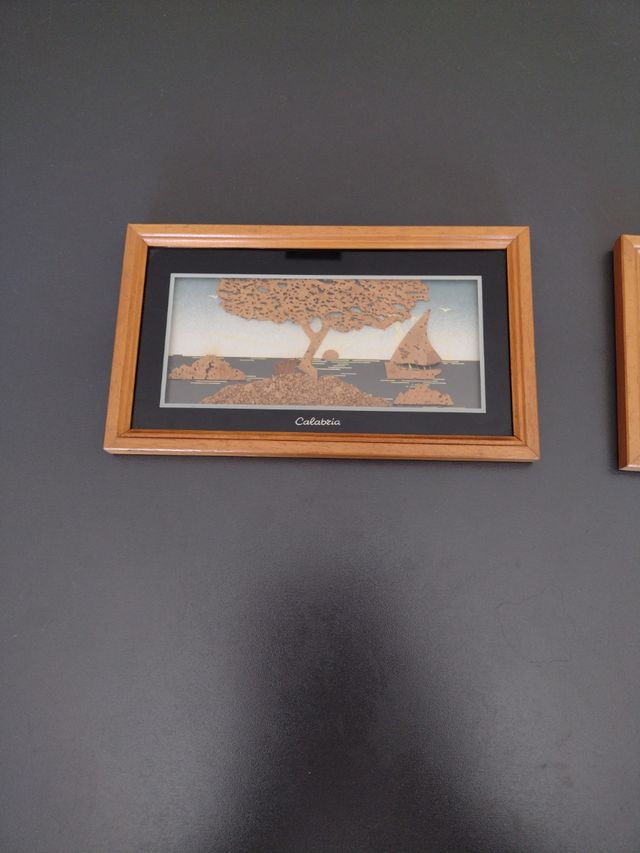 Due quadri, con vetro