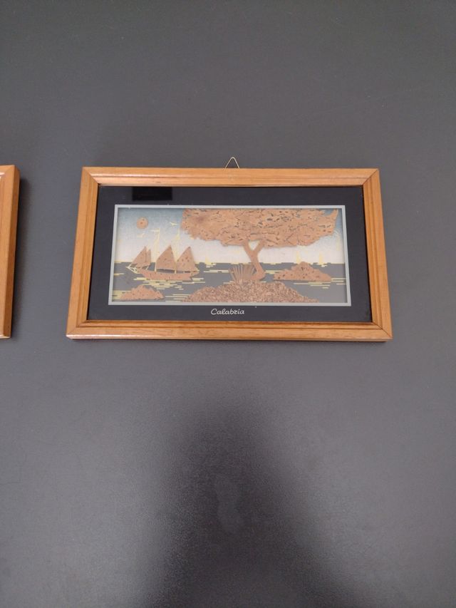 Due quadri, con vetro