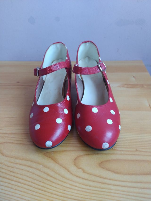 zapatitos de sevillana