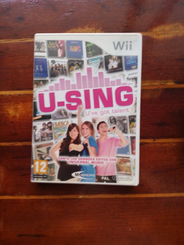 Juego Wii Karaoke U-Sing + 2 micrófonos + conector