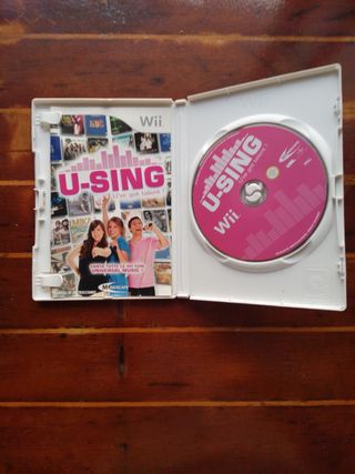 Gioco Wii Karaoke U-Sing + 2 microfoni + connettore