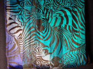 Pañuelo 100% seda grande.