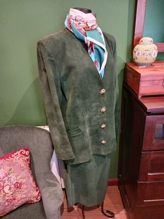 Traje dos piezas de ante vintage