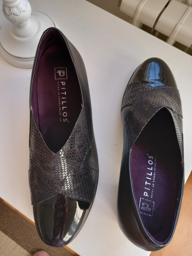 Zapatos negros marca Pitillos 37