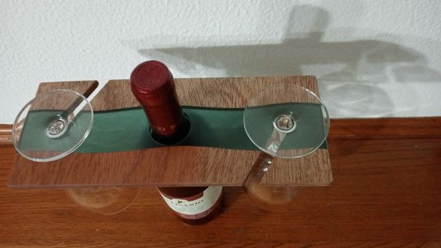 portabottiglie il resina epossidica e legno