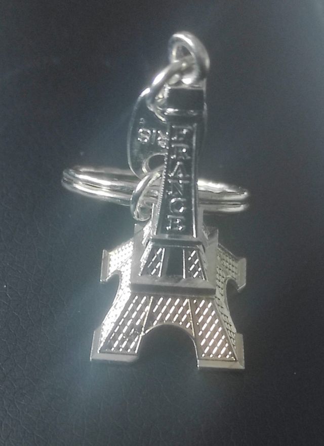 LLAVERO ANTIGUO DE LA TORRE EIFFEL