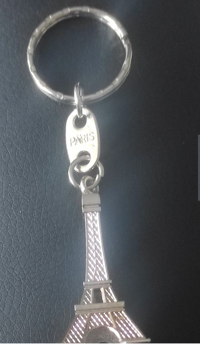 LLAVERO ANTIGUO DE LA TORRE EIFFEL