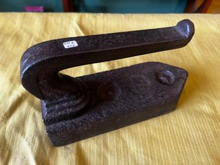 ANTIGUA PLANCHA DE HIERRO