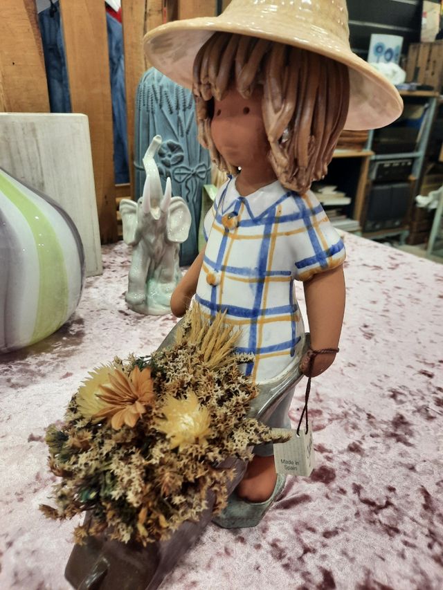 statuetta in porcellana