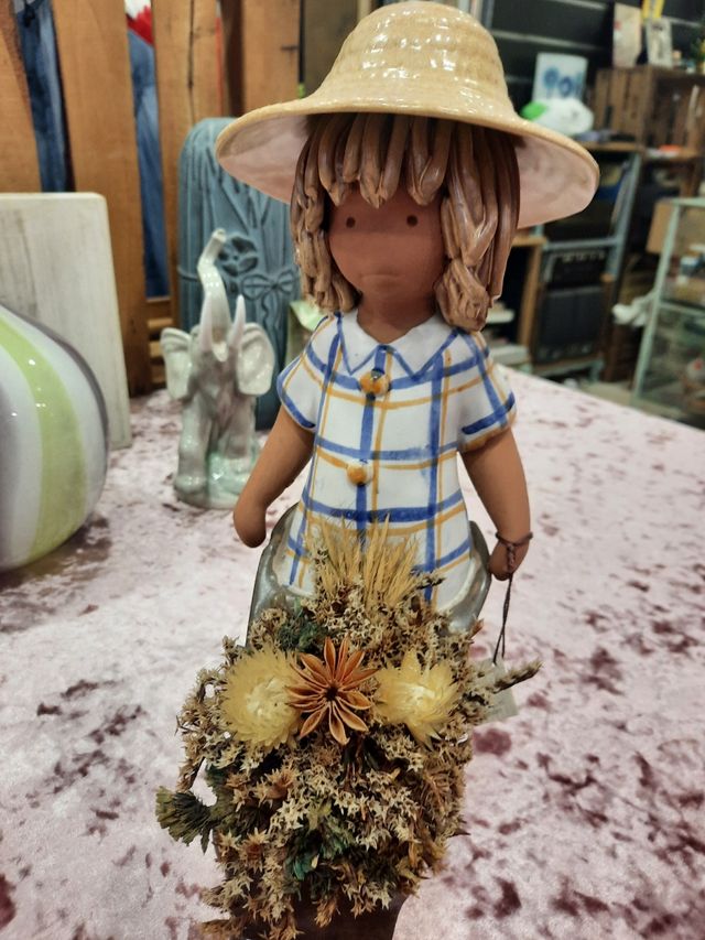 statuetta in porcellana