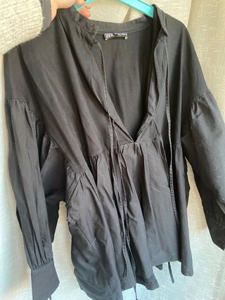 Blusa negra Zara 