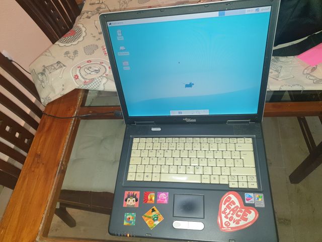 Ordenador portatil Fujitsu Amilo Pro V2040