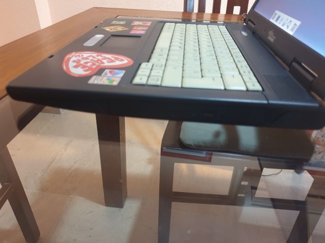 Ordenador portatil Fujitsu Amilo Pro V2040