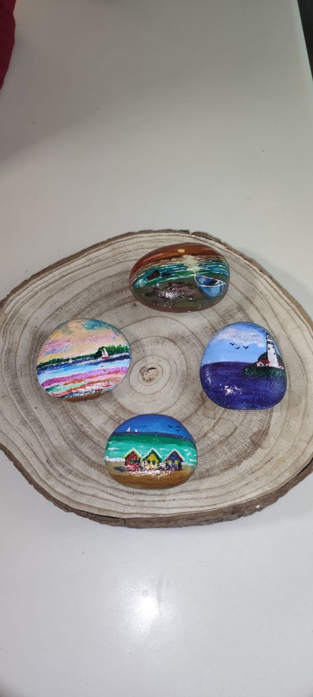 Piedras pintadas a mano
