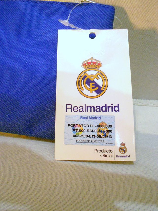 ESTUCHE/PORTATODO/NECESER OFICIAL DEL REAL MADRID 