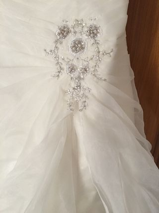 Vestido de novia y accesorios 