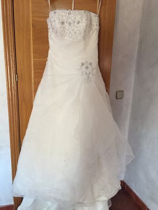Vestido de novia y accesorios 
