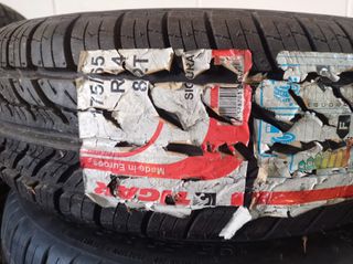 Un neumático 175/65 R14 82T Tigar