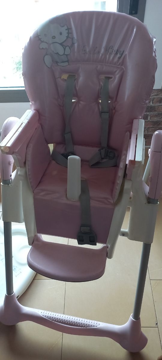 trona hello kitty como nueva .