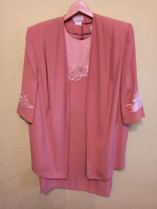 juego de vestido, chaqueta, zapatos y cartera