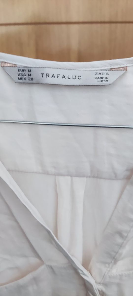 Blusa blanca Trafaluc Zara