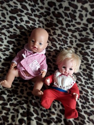 Muñeco , nenuco bebe,hace pipí, biberón con sonido