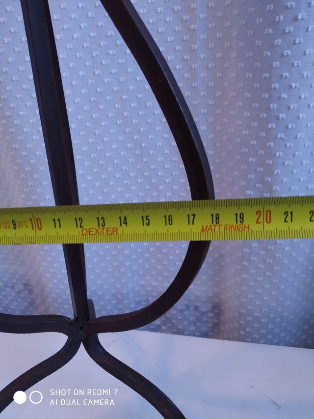 Candelabro artesanal de hierro, 54cm.