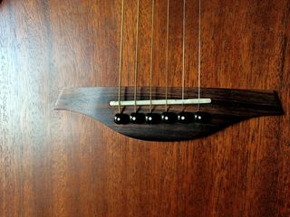 GUITARRA ELECTROACÚSTICA VINTAGE 
