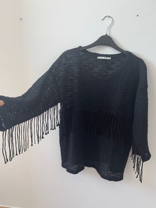 Jersey negro con flecos