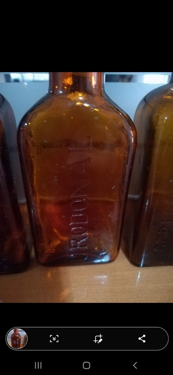 televisores y botellas antiguas lote