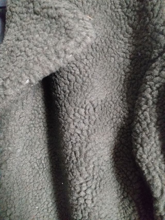 Abrigo de borreguito verde a estrenar.