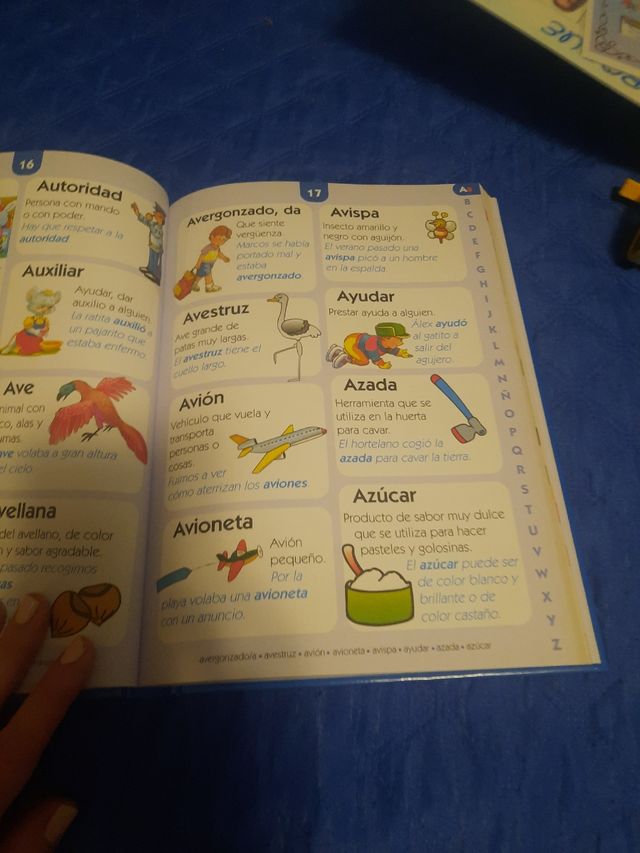 Libro, nuevo a estrenar , ( solo una hoja pintada