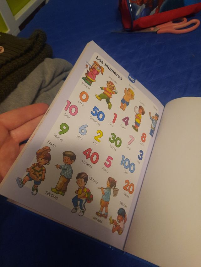 Libro, nuevo a estrenar , ( solo una hoja pintada