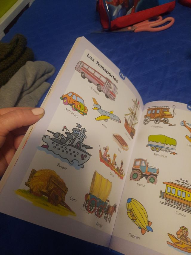 Libro, nuevo a estrenar , ( solo una hoja pintada