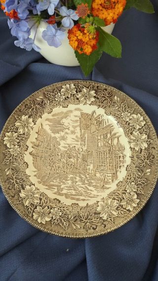 PLATO ROYAL TUDOR WARE