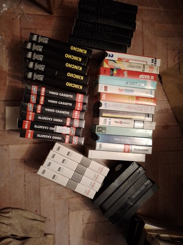 47  cintas VHS KIncho  y pelicuas  idioma
