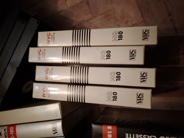 47  cintas VHS KIncho  y pelicuas  idioma