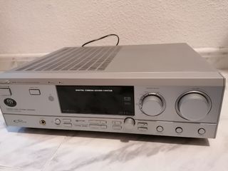 Home Cinema Philips5.1 con soportes para altavoces