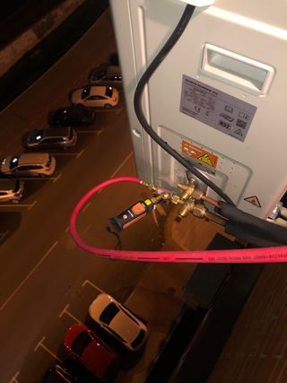 RECARGA DE GAS R410A R32