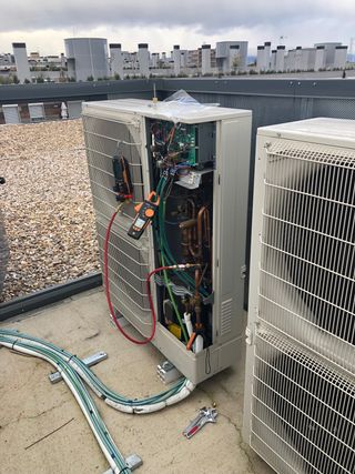 RECARGA DE GAS R410A R32