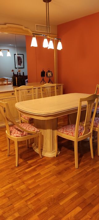 Mueble buffet . Mesa+6sillas