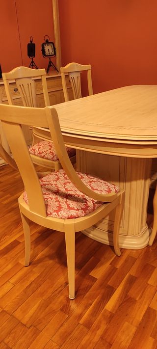 Mueble buffet . Mesa+6sillas