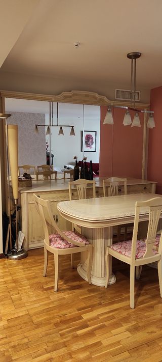 Mueble buffet . Mesa+6sillas