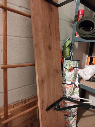 Estantería con escuadras