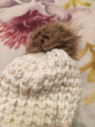 Conjunto bufanda/cuello + gorro. Blanco