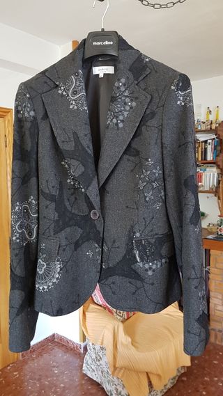 Chaqueta estampada marca Zarzo, talla40