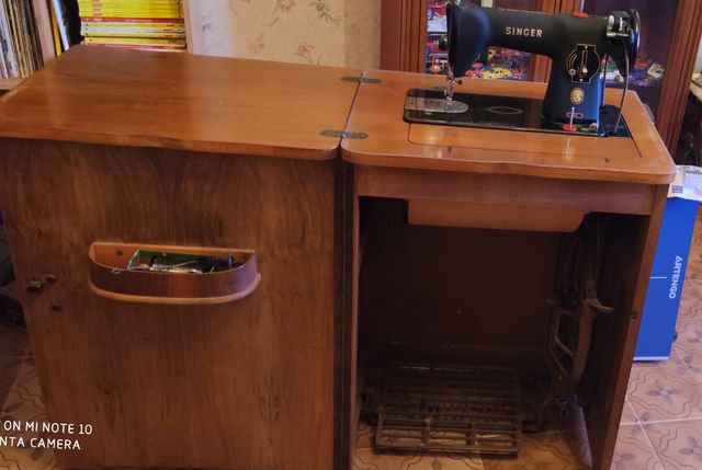 BELLISSIMA MACCHINA DA CUCIRE SINGER